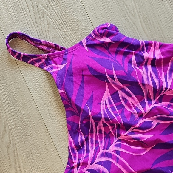 Speedo Deep Curved Back Hem One Piece Swim Suit, Size 18 - Picture 4 of 12